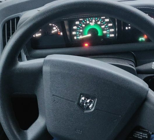 Сірий Додж Джорні, об'ємом двигуна 2 л та пробігом 220 тис. км за 7500 $, фото 8 на Automoto.ua