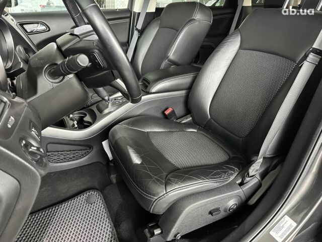Серый Додж Джорни, объемом двигателя 2.4 л и пробегом 47 тыс. км за 11440 $, фото 21 на Automoto.ua