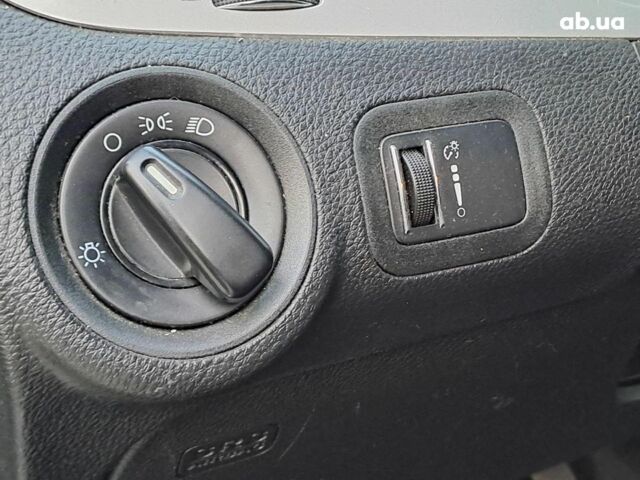 Сірий Додж Джорні, об'ємом двигуна 2.4 л та пробігом 118 тис. км за 11940 $, фото 15 на Automoto.ua