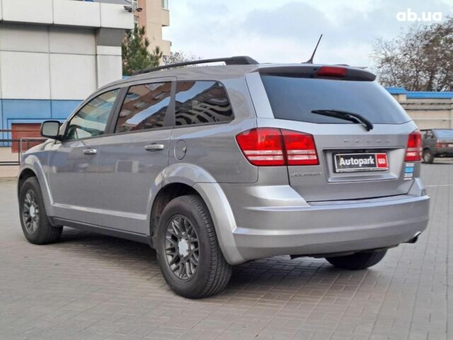 Сірий Додж Джорні, об'ємом двигуна 2.4 л та пробігом 118 тис. км за 11940 $, фото 5 на Automoto.ua