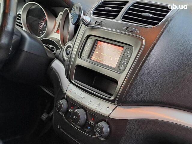 Сірий Додж Джорні, об'ємом двигуна 2.4 л та пробігом 118 тис. км за 11940 $, фото 10 на Automoto.ua