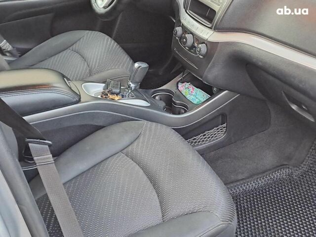 Сірий Додж Джорні, об'ємом двигуна 2.4 л та пробігом 118 тис. км за 11940 $, фото 13 на Automoto.ua