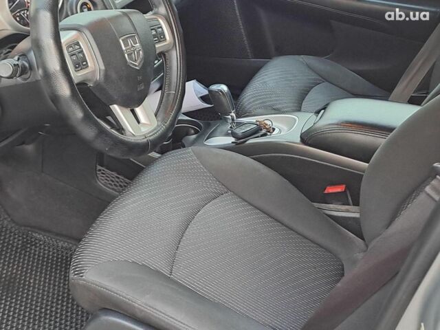 Сірий Додж Джорні, об'ємом двигуна 2.4 л та пробігом 118 тис. км за 11940 $, фото 8 на Automoto.ua