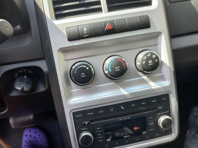 Серый Додж Джорни, объемом двигателя 2.4 л и пробегом 190 тыс. км за 8200 $, фото 1 на Automoto.ua