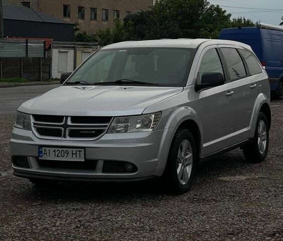 Серый Додж Джорни, объемом двигателя 2.4 л и пробегом 180 тыс. км за 9500 $, фото 2 на Automoto.ua