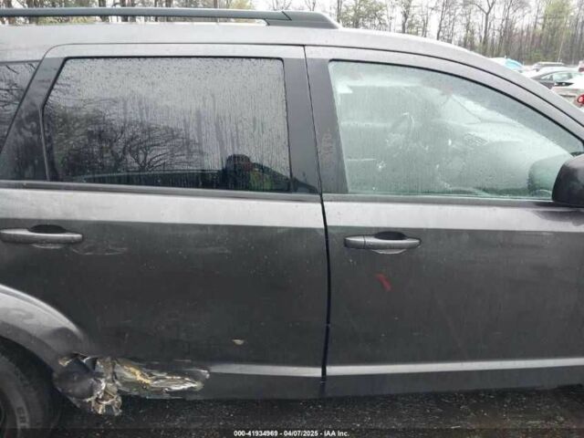Сірий Додж Джорні, об'ємом двигуна 2.4 л та пробігом 77 тис. км за 8700 $, фото 6 на Automoto.ua