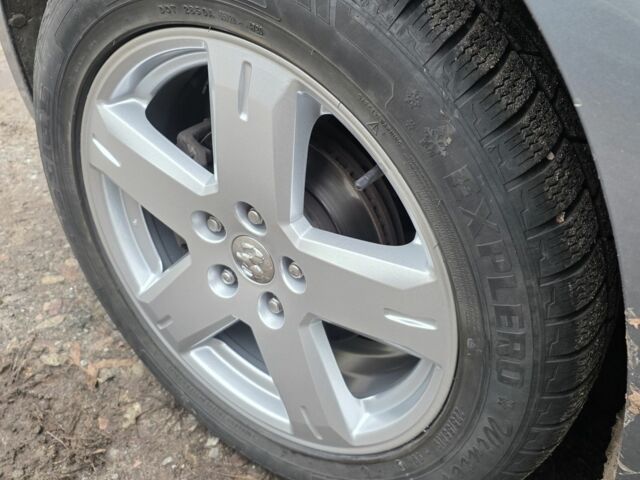 Серый Додж Джорни, объемом двигателя 2 л и пробегом 180 тыс. км за 8200 $, фото 15 на Automoto.ua