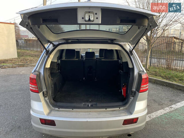 Серый Додж Джорни, объемом двигателя 2 л и пробегом 199 тыс. км за 8500 $, фото 8 на Automoto.ua