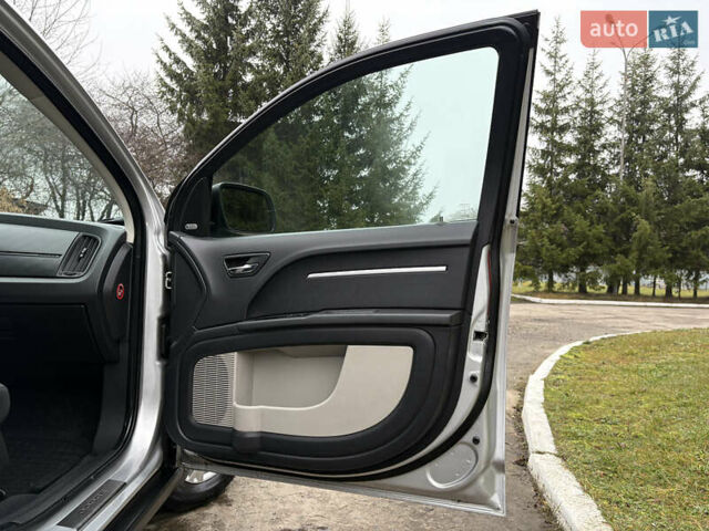 Серый Додж Джорни, объемом двигателя 2 л и пробегом 219 тыс. км за 8500 $, фото 55 на Automoto.ua