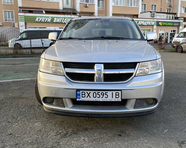 Серый Додж Джорни, объемом двигателя 2 л и пробегом 199 тыс. км за 8500 $, фото 1 на Automoto.ua