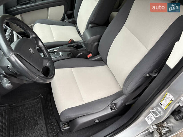 Серый Додж Джорни, объемом двигателя 2 л и пробегом 219 тыс. км за 8500 $, фото 39 на Automoto.ua