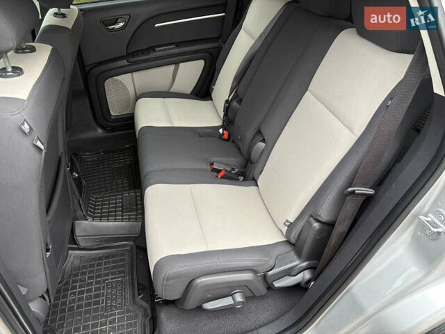 Серый Додж Джорни, объемом двигателя 2 л и пробегом 219 тыс. км за 8500 $, фото 46 на Automoto.ua