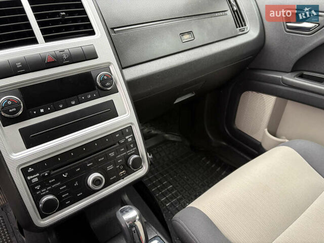 Серый Додж Джорни, объемом двигателя 2 л и пробегом 219 тыс. км за 8500 $, фото 91 на Automoto.ua