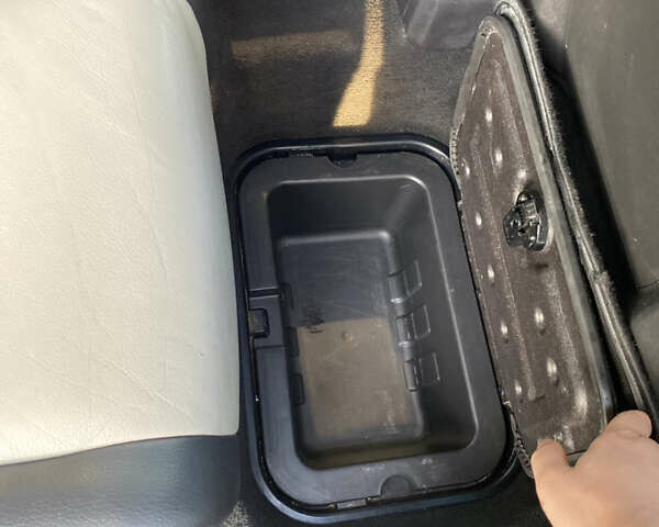 Серый Додж Джорни, объемом двигателя 2 л и пробегом 199 тыс. км за 8500 $, фото 13 на Automoto.ua