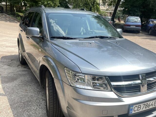 Серый Додж Джорни, объемом двигателя 2 л и пробегом 180 тыс. км за 8200 $, фото 4 на Automoto.ua