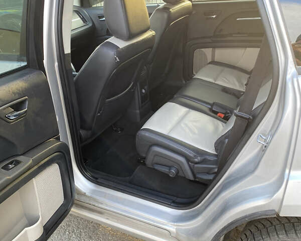 Серый Додж Джорни, объемом двигателя 2 л и пробегом 199 тыс. км за 8500 $, фото 22 на Automoto.ua