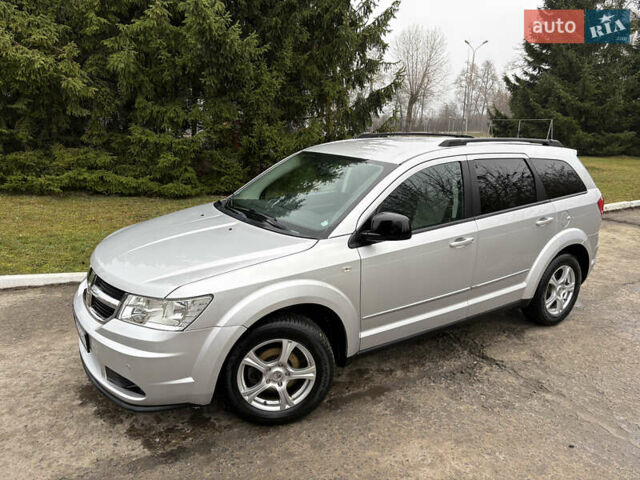 Серый Додж Джорни, объемом двигателя 2 л и пробегом 219 тыс. км за 8500 $, фото 2 на Automoto.ua