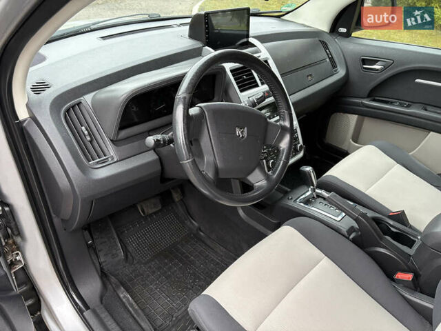 Серый Додж Джорни, объемом двигателя 2 л и пробегом 219 тыс. км за 8500 $, фото 30 на Automoto.ua