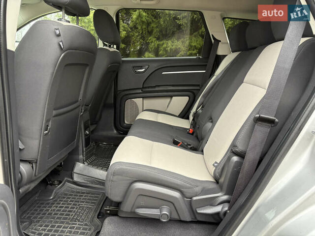 Серый Додж Джорни, объемом двигателя 2 л и пробегом 219 тыс. км за 8500 $, фото 47 на Automoto.ua