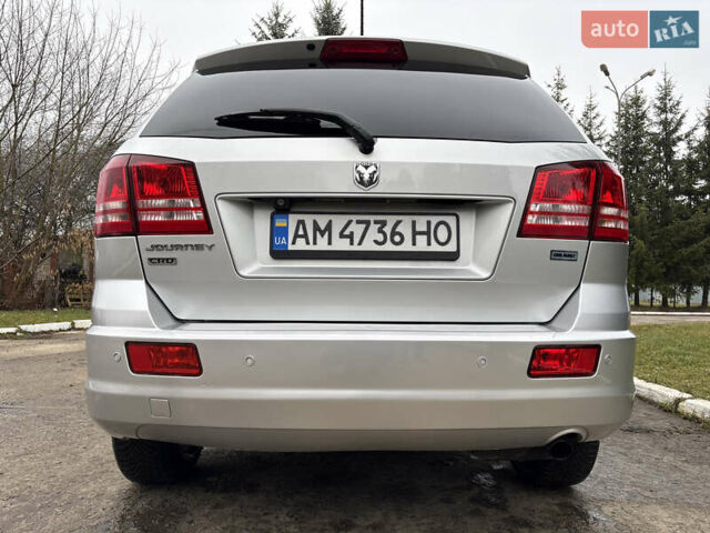 Серый Додж Джорни, объемом двигателя 2 л и пробегом 219 тыс. км за 8500 $, фото 18 на Automoto.ua