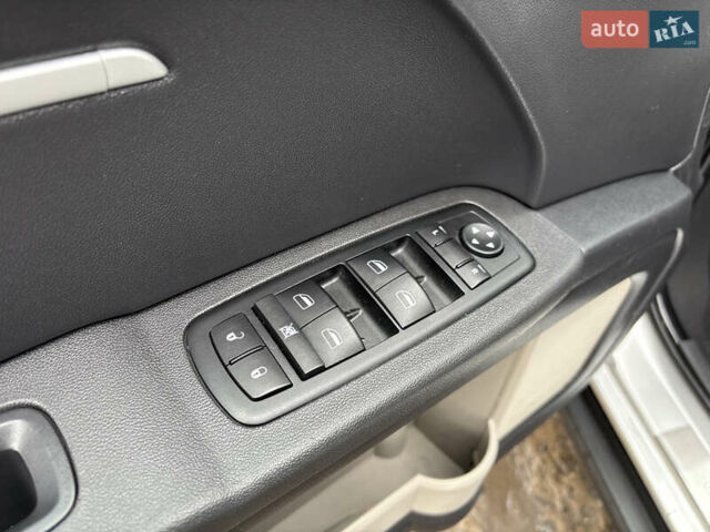 Серый Додж Джорни, объемом двигателя 2 л и пробегом 219 тыс. км за 8500 $, фото 34 на Automoto.ua