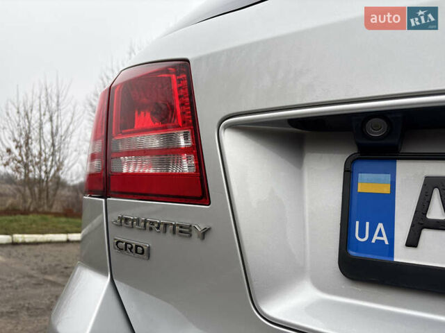 Серый Додж Джорни, объемом двигателя 2 л и пробегом 219 тыс. км за 8500 $, фото 20 на Automoto.ua