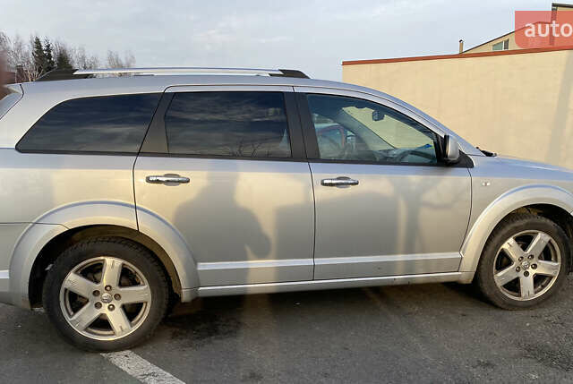 Серый Додж Джорни, объемом двигателя 2 л и пробегом 199 тыс. км за 8500 $, фото 6 на Automoto.ua