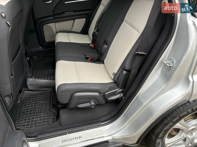 Серый Додж Джорни, объемом двигателя 2 л и пробегом 219 тыс. км за 8500 $, фото 45 на Automoto.ua