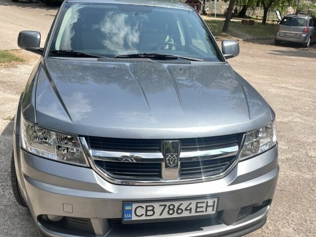 Серый Додж Джорни, объемом двигателя 2 л и пробегом 180 тыс. км за 8200 $, фото 5 на Automoto.ua