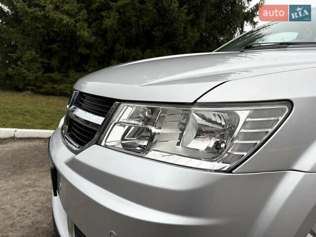 Серый Додж Джорни, объемом двигателя 2 л и пробегом 219 тыс. км за 8500 $, фото 6 на Automoto.ua