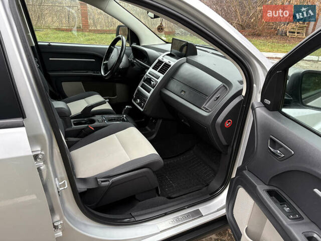 Серый Додж Джорни, объемом двигателя 2 л и пробегом 219 тыс. км за 8500 $, фото 57 на Automoto.ua