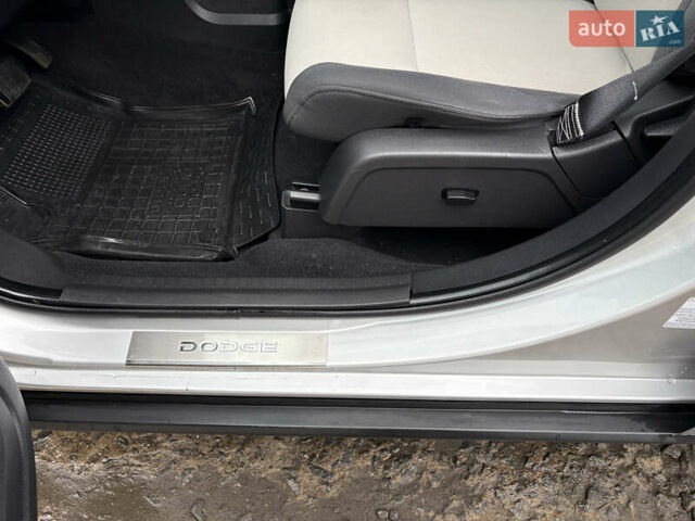 Серый Додж Джорни, объемом двигателя 2 л и пробегом 219 тыс. км за 8500 $, фото 42 на Automoto.ua