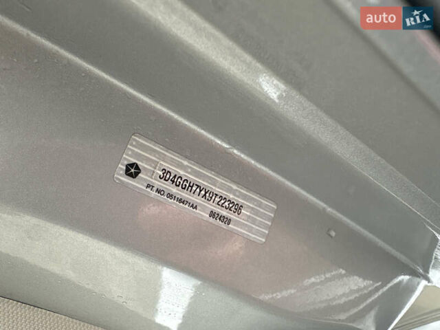 Серый Додж Джорни, объемом двигателя 2 л и пробегом 219 тыс. км за 8500 $, фото 83 на Automoto.ua