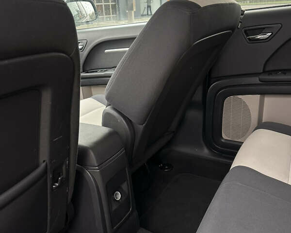 Серый Додж Джорни, объемом двигателя 1.97 л и пробегом 270 тыс. км за 8600 $, фото 19 на Automoto.ua