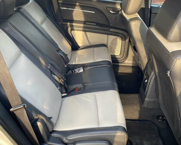 Серый Додж Джорни, объемом двигателя 2 л и пробегом 199 тыс. км за 8500 $, фото 14 на Automoto.ua