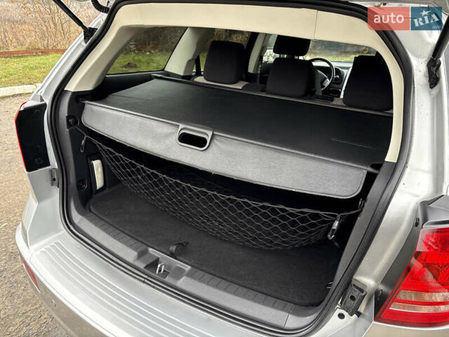 Серый Додж Джорни, объемом двигателя 2 л и пробегом 219 тыс. км за 8500 $, фото 77 на Automoto.ua