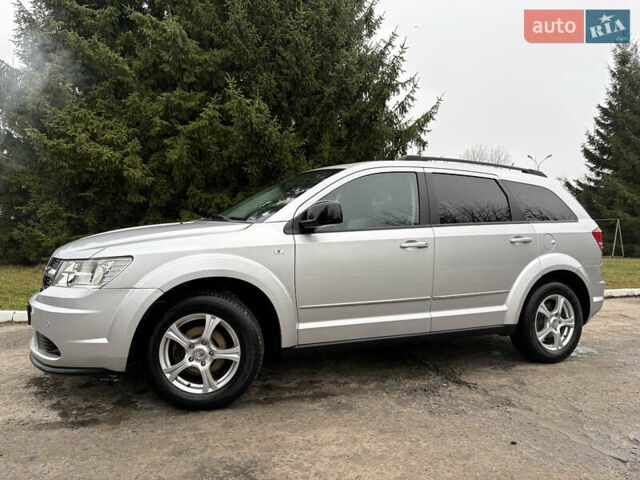 Серый Додж Джорни, объемом двигателя 2 л и пробегом 219 тыс. км за 8500 $, фото 3 на Automoto.ua