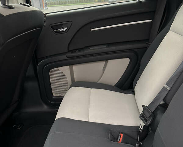 Серый Додж Джорни, объемом двигателя 1.97 л и пробегом 270 тыс. км за 8600 $, фото 15 на Automoto.ua