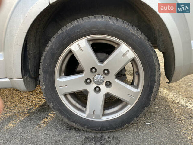 Серый Додж Джорни, объемом двигателя 2 л и пробегом 199 тыс. км за 8500 $, фото 27 на Automoto.ua