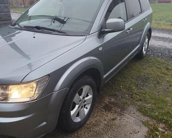 Сірий Додж Джорні, об'ємом двигуна 1.97 л та пробігом 168 тис. км за 8500 $, фото 1 на Automoto.ua