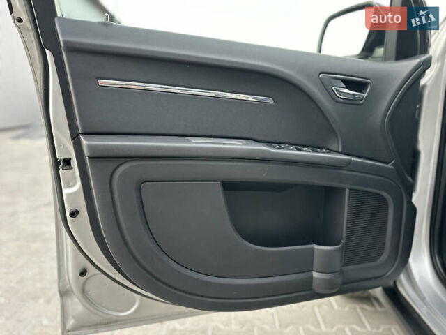 Серый Додж Джорни, объемом двигателя 1.97 л и пробегом 194 тыс. км за 7650 $, фото 52 на Automoto.ua