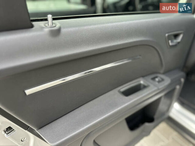 Серый Додж Джорни, объемом двигателя 1.97 л и пробегом 194 тыс. км за 7650 $, фото 75 на Automoto.ua