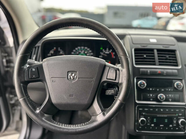 Серый Додж Джорни, объемом двигателя 1.97 л и пробегом 194 тыс. км за 7650 $, фото 60 на Automoto.ua