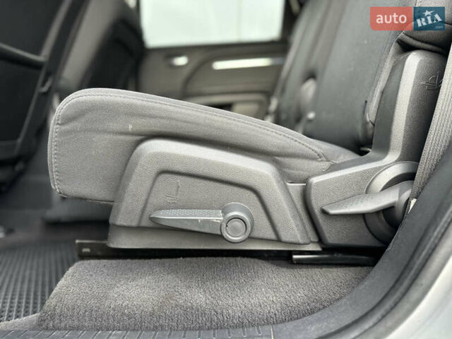 Серый Додж Джорни, объемом двигателя 1.97 л и пробегом 194 тыс. км за 7650 $, фото 78 на Automoto.ua