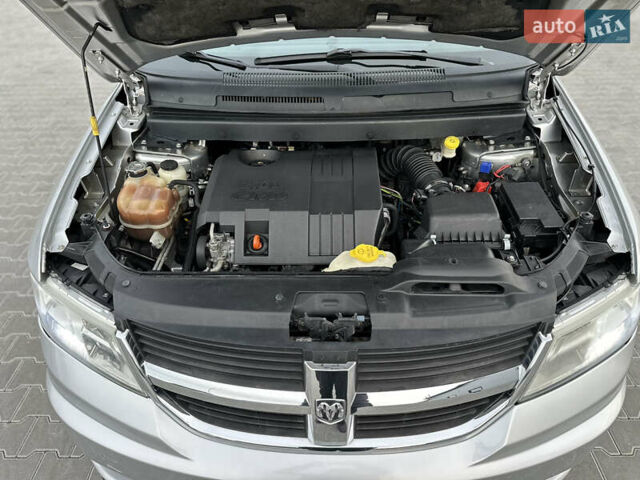 Серый Додж Джорни, объемом двигателя 1.97 л и пробегом 194 тыс. км за 7650 $, фото 107 на Automoto.ua