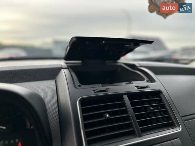 Серый Додж Джорни, объемом двигателя 1.97 л и пробегом 194 тыс. км за 7650 $, фото 66 на Automoto.ua