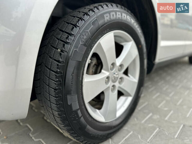 Серый Додж Джорни, объемом двигателя 1.97 л и пробегом 194 тыс. км за 7650 $, фото 21 на Automoto.ua