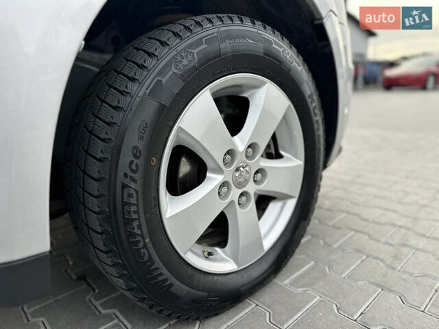 Серый Додж Джорни, объемом двигателя 1.97 л и пробегом 194 тыс. км за 7650 $, фото 35 на Automoto.ua