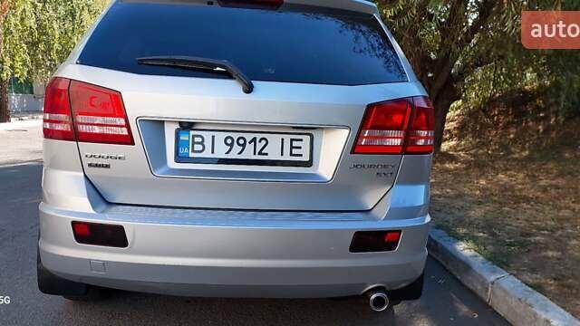 Серый Додж Джорни, объемом двигателя 2 л и пробегом 225 тыс. км за 8000 $, фото 2 на Automoto.ua