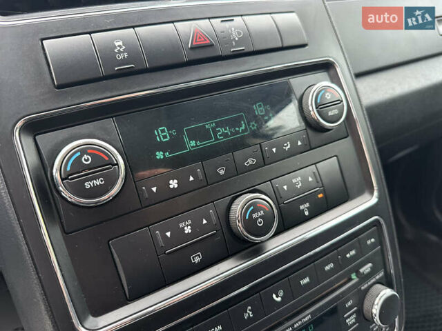 Серый Додж Джорни, объемом двигателя 1.97 л и пробегом 194 тыс. км за 7650 $, фото 61 на Automoto.ua